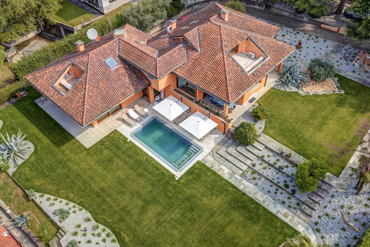 Villa Beatrice — slide 2